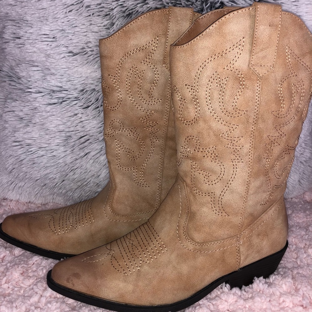 New Cowgirl Style Boots